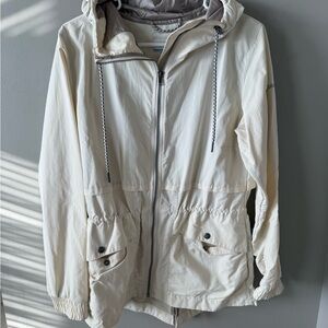 Columbia Women’s cream Hooded Raincoat